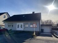 Freistehendes Einfamilienhaus in Bestlage von Niedereimer mit Einliegerwohnung - Arnsberg