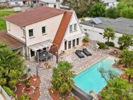 Wohnen & Gewerbe vereint - Exklusives Anwesen mit Pool, Einliegerwohnung & Hallenfläche - Haßloch