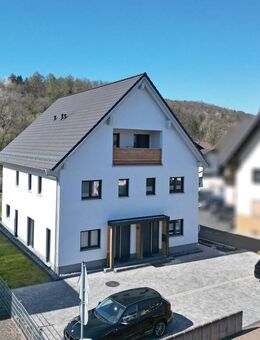Neuwertiges 3-Familienhaus mit tollem Gartengrundstück! - Bessenbach