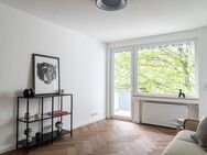 Top-sanierte 2-Zimmerwohnung mit Balkon & zusätzlichem Dachbodenraum - Einziehen und Wohlfühlen! - Düsseldorf