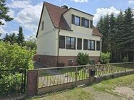 Freistehendes Einfamilienhaus mit Doppelcarport in ruhiger Lage in Burg - Burg (Sachsen-Anhalt)