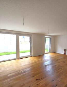 Neubauwohnung auf zwei Ebenen mit großen Räumen - Gärtringen