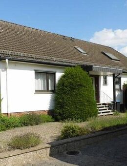 Einfamilienhaus in Hameln Hastenbeck mit Pool und Sauna auf Eigentumsgrundstück - Hameln