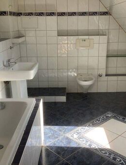 Schöne 4-Zimmer-Dachgeschosswohnung mit Balkon! - Osnabrück