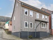 Top-Angebot: Ein- oder Zweifamilienhaus zur flexiblen Nutzung in guter Lage - Langelsheim