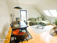 Sonnige komfortable 2 Zimmer Dachwohnung im Grünen mit Südloggia u breitem Morgenbalkon, PROVISIONSFREI, U-3 Forstenrieder Allee, stielvollem Anwesen. - München