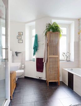 ++ Bezugsfreie 4-Zimmer-Denkmalwohnung mit Balkon im stilvollen Altbau ++ - Leipzig