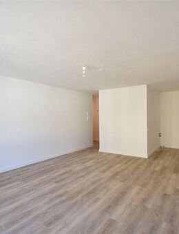 Saniert! Bezugsfreies Apartment mit Balkon in W-Vohwinkel - Wuppertal