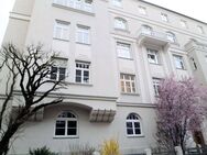 Charmante 4,5-Zimmer-Dachgeschoss-Wohnung in wundervollem Altbauhaus am Englischen Garten - München