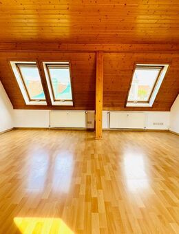 Studentin aufgepasst: große 3 Raum Wohnung mit Balkon +++TOP+++ Hinterhaus citynah in Dölitz - Leipzig