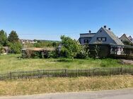 Sanierungsbedürftiges Siedlungshaus (DHH) in sonniger Höhenlage mit Ausblick zu verkaufen! - Reichenbach (Vogtland)