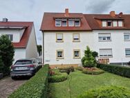 Einfamilienhaus mit Garten, Garage und kleinen Nebengebäude in 97493 Bergrheinfeld - Bergrheinfeld