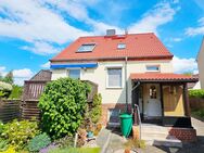 PREIS VB! Schickes Einfamilienhaus mit Keller, großer Garage und wunderschönem Garten in ruhiger Siedlungslage in Dessau-Süd! - Dessau-Roßlau