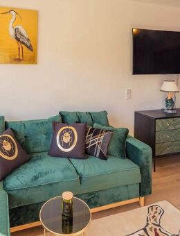 Wunderschöne City Wohnung im Zentrum von Dachau mit Blick auf den Schlosspark! Vollständig möbliert. - Dachau