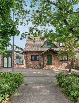 Architektenhaus mit beeindruckendem Wintergarten auf großem Traumgrundstück in Kaarst - Kaarst