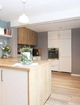 Charmante Doppelhaushälfte mit vermietetem Gästehaus in Edemissen! - Edemissen