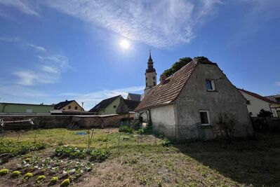 Landsberg OT Klepzig: Einfamilien-Lehmhaus zum Sanieren mit schönem Garten, Anbau möglich