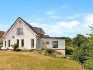 Effizienzklasse A+ ! Neuwertiges Einfamilienhaus mit traumhaft großem Garten. Extra viel Platz drinnen und draußen. Mit Photovoltaik und Wärmepumpe! - Mühlhausen (Regierungsbezirk Mittelfranken)