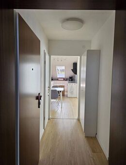 Freundliche, moderne 2-Raum-Wohnung mit EBK, Loggia, Doppelparker - Böblingen