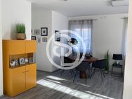 Für Singles oder Paare: Voll ausgestattete Designer-Wohnung mit tollem Blick ins Grüne in zentraler, ruhiger Lage (ca. 80 m²) - Hof