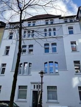 Modernisierte Wohnung mit Terrasse und Einbauküche in der Heinrichstraße - Hildesheim
