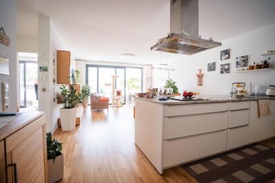 In bester Lage in Bad Säckingen: Helle, moderne 3,5-Zimmer-Wohnung auf 109 m² mit Top-Küche / 3. OG / barrierefrei und provisionsfrei