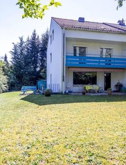 Gartenliebhaber aufgepasst: eine Doppelhaushälfte mit vielen Möglichkeiten - München