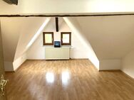Gemütliche 2-Zimmer Dachgeschoßwohnung mit Gartennutzung nahe der Universität - Kassel