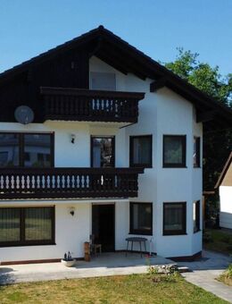 Investieren Sie in die Zukunft: Zweifamilienhaus mit viel Raum für Ideen auf sonnigem Grundstück - Zorneding
