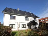 Vielseitiges Wohnhaus im Zentrum von Eisfeld: Ein- bis Zweifamilienhaus mit Potenzial - Eisfeld