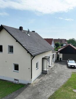 Familienidylle mit großem Garten! Sanierungsbedürftiges Ein- Zweifamilienhaus in ruhiger Lage - Pfatter