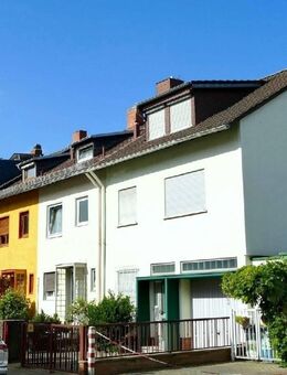 Reihenmittelhaus mit Potenzial in ruhiger Lage von Frankfurt-Eschersheim - Frankfurt (Main)