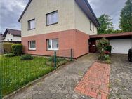 Freistehendes Einfamilienhaus mit Garage und geschlossenem Carport - Fuldatal
