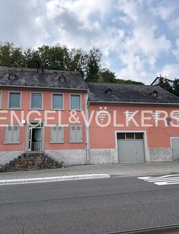 Charmantes Stadthaus mit Rheinblick in Niederheimbach - vielseitig nutzbar mit Scheune, Hof und Garage - Niederheimbach