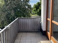 Individuelle Dachwohnung über zwei Ebenen mit Balkon und Tageslichtbad! - Weinböhla