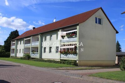 3-Raum-Wohnung mit Balkon und Garage auf dem Land