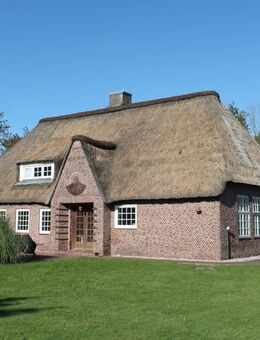 Ein historisches Juwel! Strandnaher Reethaus-Traum bei St. Peter-Ording - Tümlauer Koog