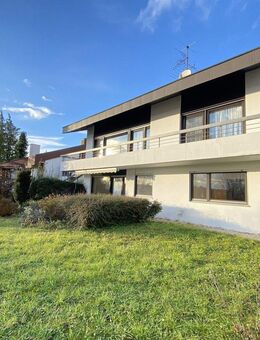 Herrliches Architektenhaus in naturnaher Aussichtslage (Erbbaurecht) - Hochdorf (Regierungsbezirk Stuttgart)