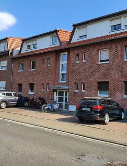 Hübsche 2-Zimmerwohnung mit Balkon und Stellplatz sucht nette Mieter*innen! - Köln