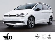 VW Touran, 1.5 TSI Highline, Jahr 2022 - Magdeburg