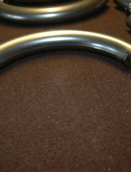 4 moderne Schubladen- oder Schranktür - Griffe aus Metall mit Schrauben ab - Mülheim (Ruhr)