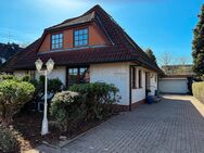 GROSSZÜGIGES EINFAMILIENHAUS MIT IDYLLISCHER GARTENANLAGE - Tiste