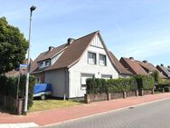 Verwirklichen Sie Ihren Wohntraum: Doppelhaushälfte mit Entwicklungspotenzial und Garten in Heide - Heide
