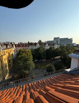 Dachgeschoss-Rohling mit Baugenehmigung und Blick auf den Boddinplatz - Berlin
