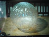 runder Lampenschirm mit relief, Glas, 18 cm Durchmesser - Sonneberg