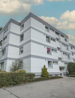 Renovierte 2,5-Zimmer-Wohnung mit verglastem Balkon und Stellplatz in Coburg - Coburg