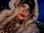 Crossdresser Sissi gibt blowjob an südländer - Oldenburg