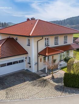 Licht, Luxus, Lebensqualität: Nachhaltiger Wohnkomfort im modernen Landhausstil. - Teisendorf