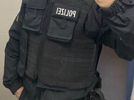 Polizist sucht Geldsklave - Hamburg Altona