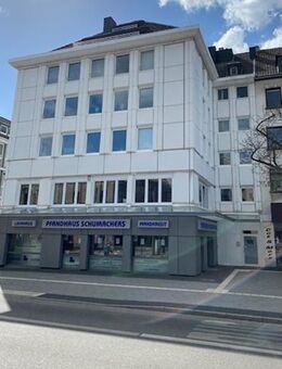 Sehr helle, renovierte Dachgeschoss-Maisonette-Wohnung - Krefeld